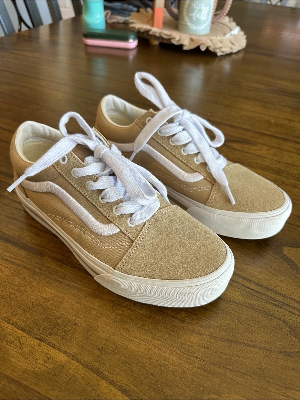 Vans womens Low-Top Sneakers in Beige and White